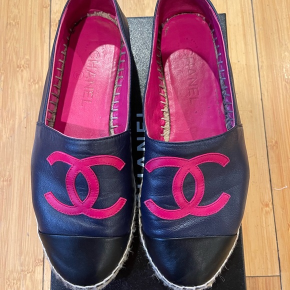 100% Authentic Chanel Women's size 38 / 8 Navy Espadrilles- with Box - Picture 3 of 7